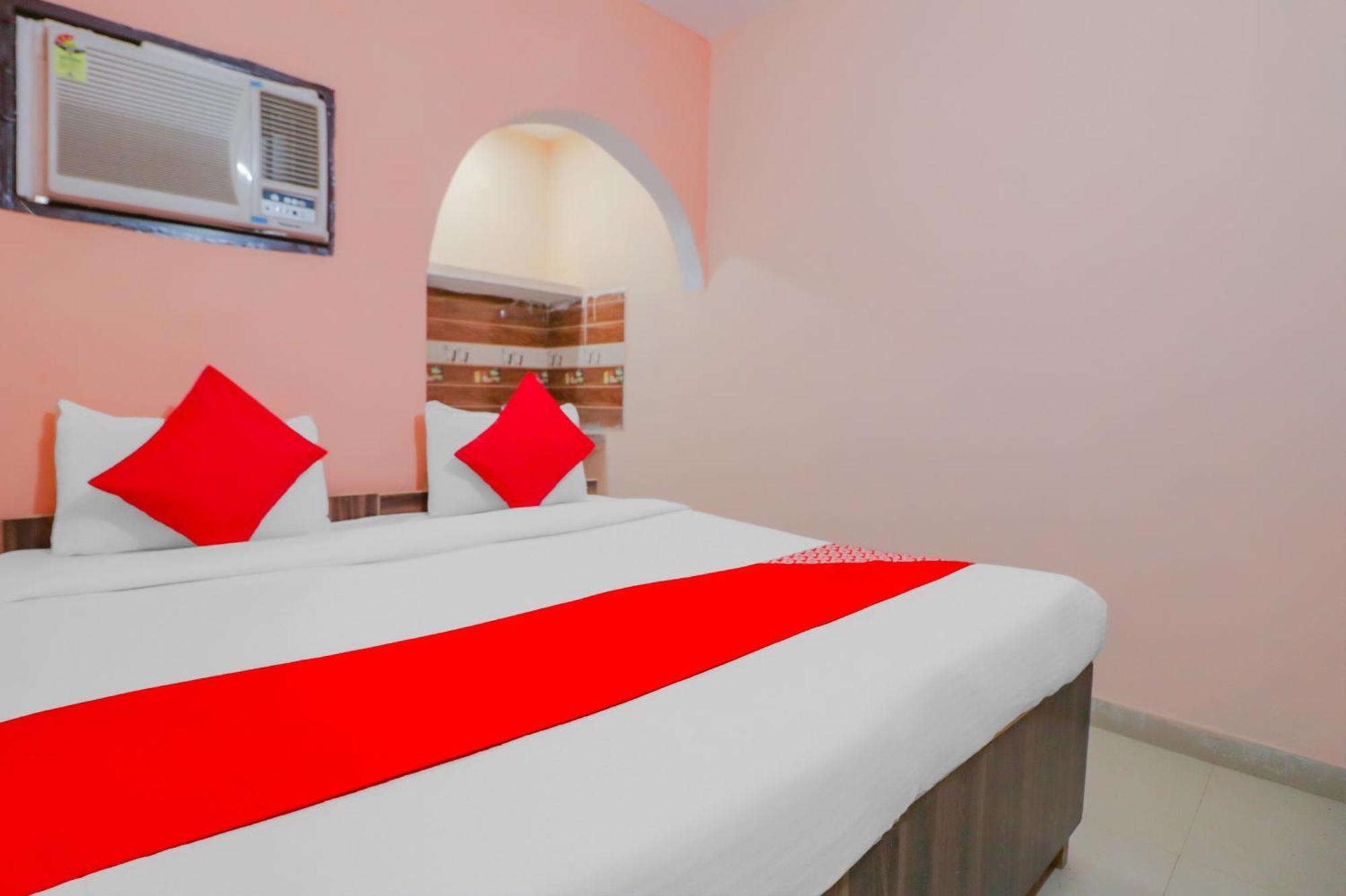 Hotel O Bhardwaj Guest House Garhi Harsaru Экстерьер фото