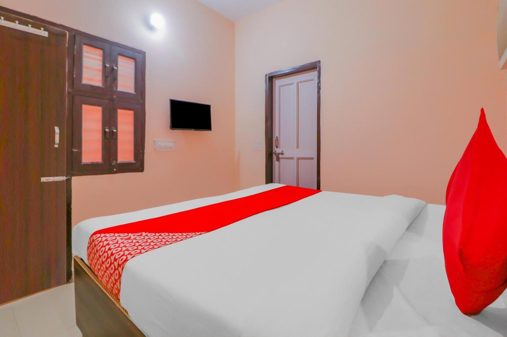 Hotel O Bhardwaj Guest House Garhi Harsaru Экстерьер фото